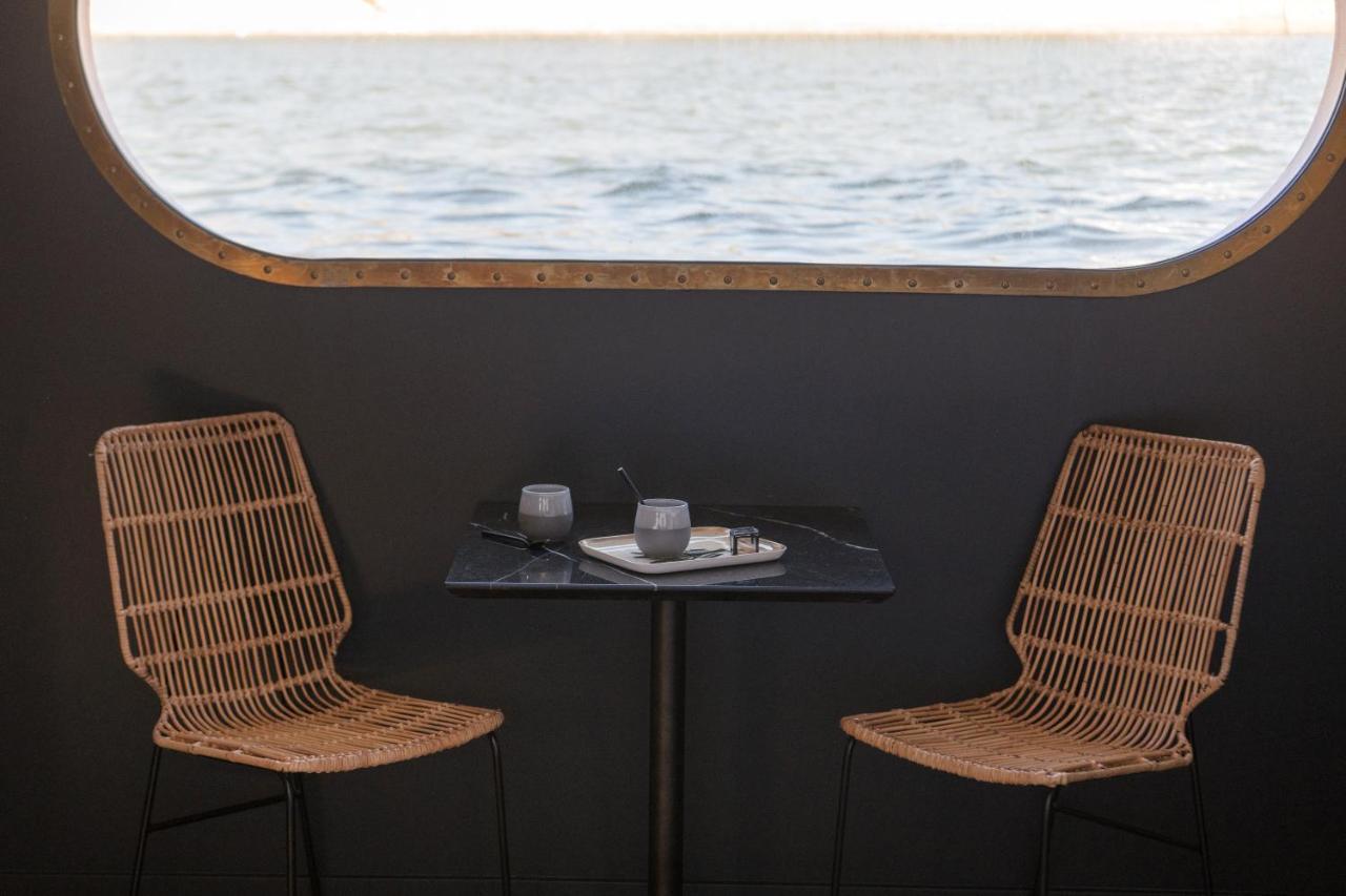 La Peniche - Bed And Bicycle - Tournon Otel Dış mekan fotoğraf